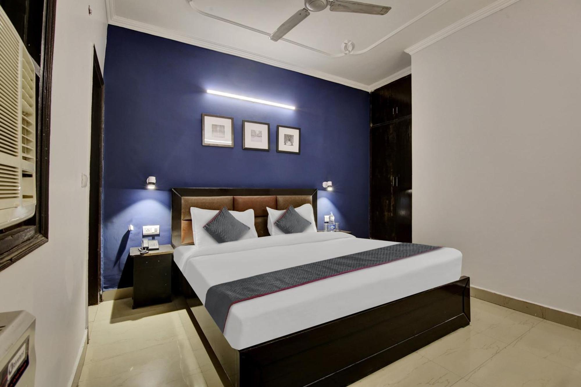 Hotel Super Townhouse Saket Residency Near Saket Metro
